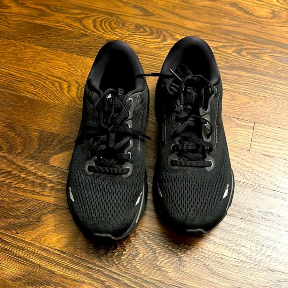 Brooks Black Ghost 15 Size 8 Wide. Used a couple of times - Picture 8 of 13